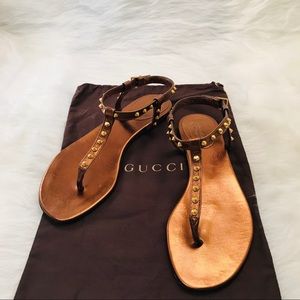 GUCCI Bronze Leather Studded Yulia Thong Sandals